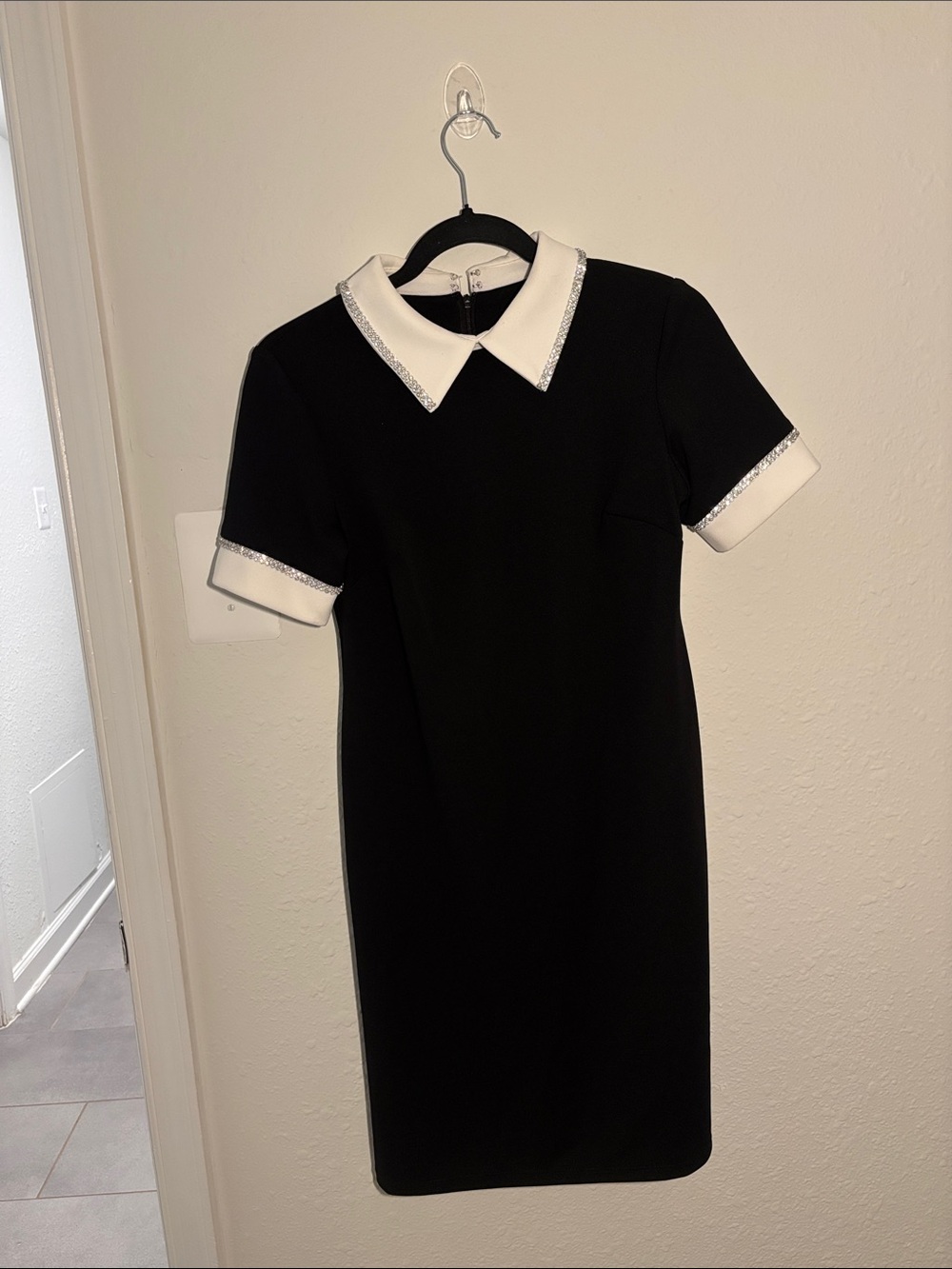 Black Midi Shift Dress with White Collar & Cuff Trim